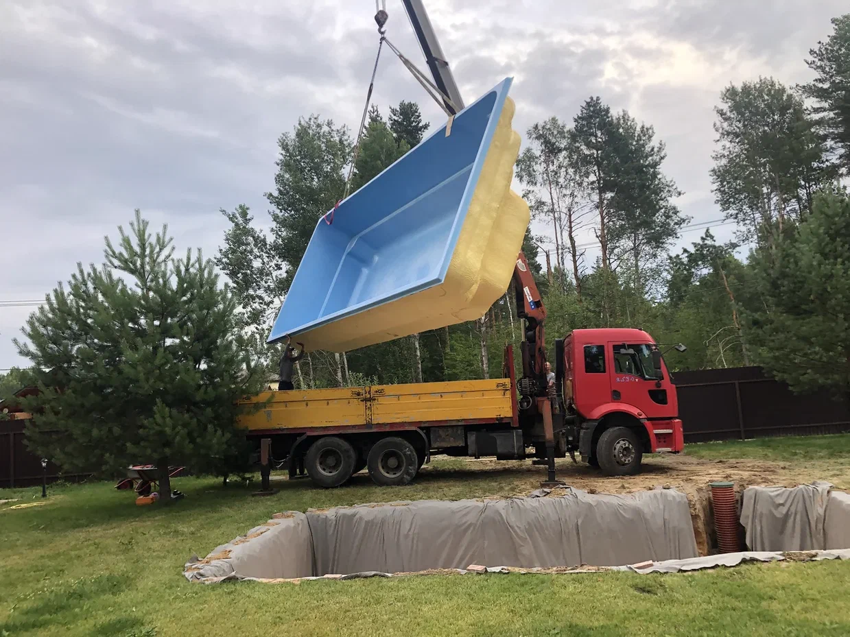 Композитный бассейн Квартет (7,3 м x 3,2 м x 1,25-1,6 м)